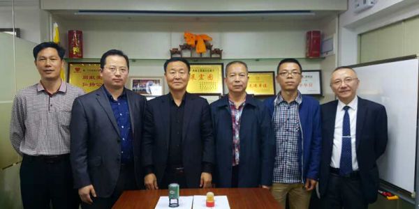 与企业合作签约