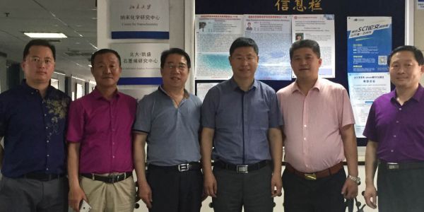 与北大石墨烯研究院刘院士沟通交流