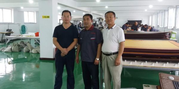 床垫厂考察合作2